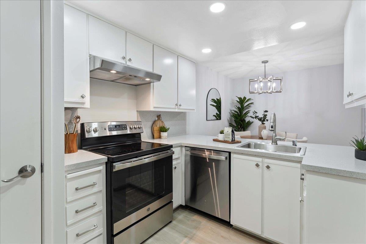 Detail Gallery Image 7 of 12 For 4983 Ponderosa Ter, Campbell,  CA 95008 - 2 Beds | 1 Baths