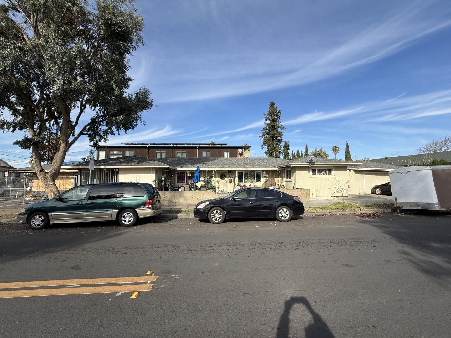 Detail Gallery Image 2 of 9 For 896 S Almaden Ave, San Jose,  CA 95110 - – Beds | – Baths