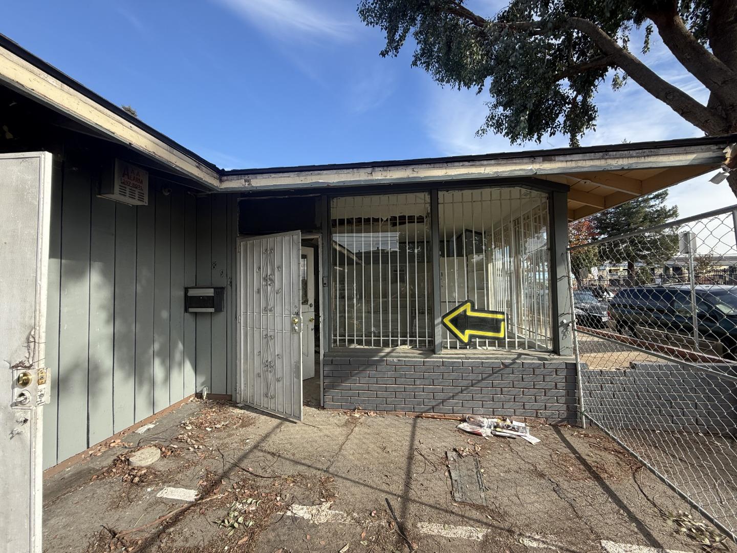 Detail Gallery Image 4 of 9 For 896 S Almaden Ave, San Jose,  CA 95110 - – Beds | – Baths