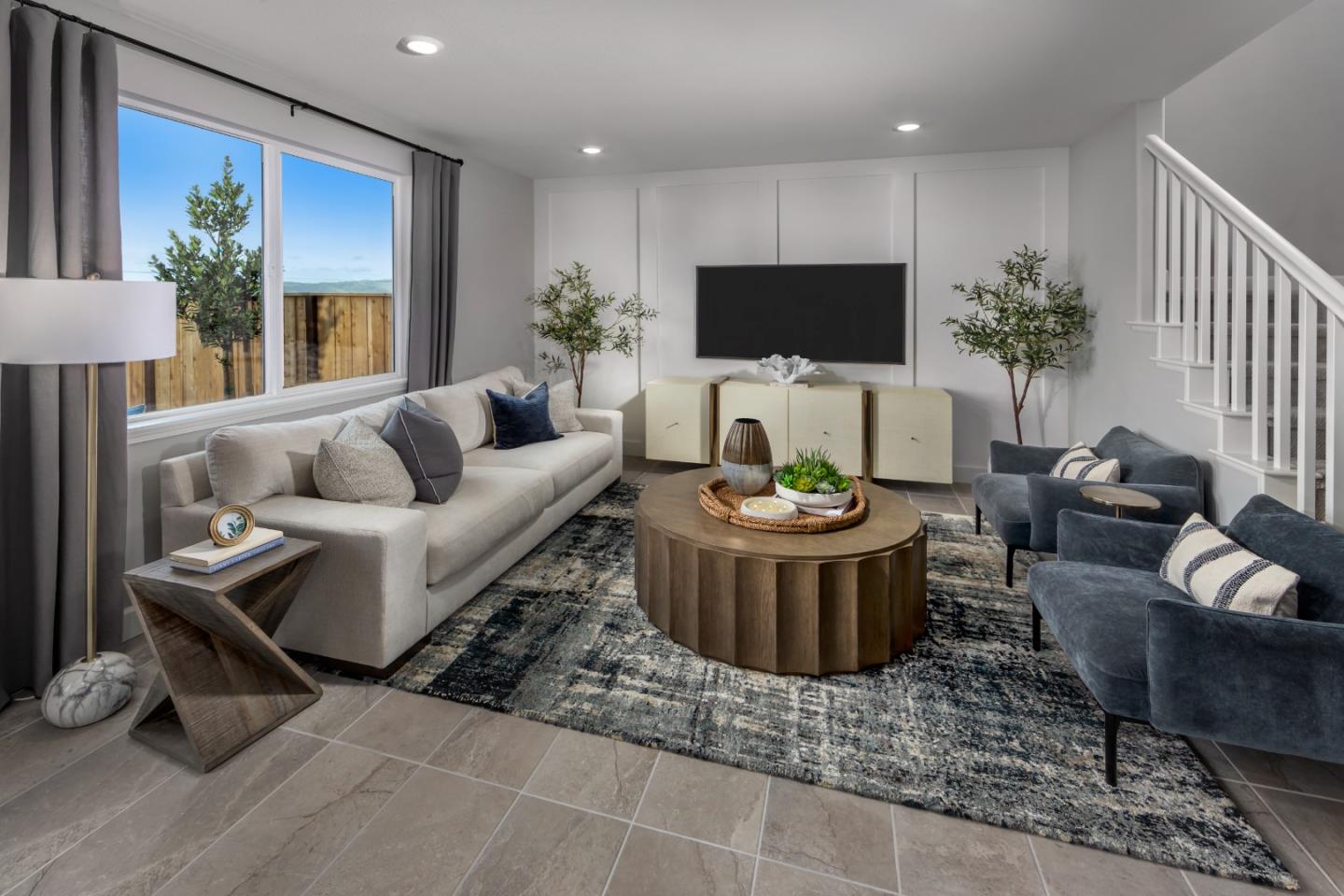 Detail Gallery Image 3 of 5 For 340 Summer Morning Dr, Hollister,  CA 95023 - 3 Beds | 2/1 Baths