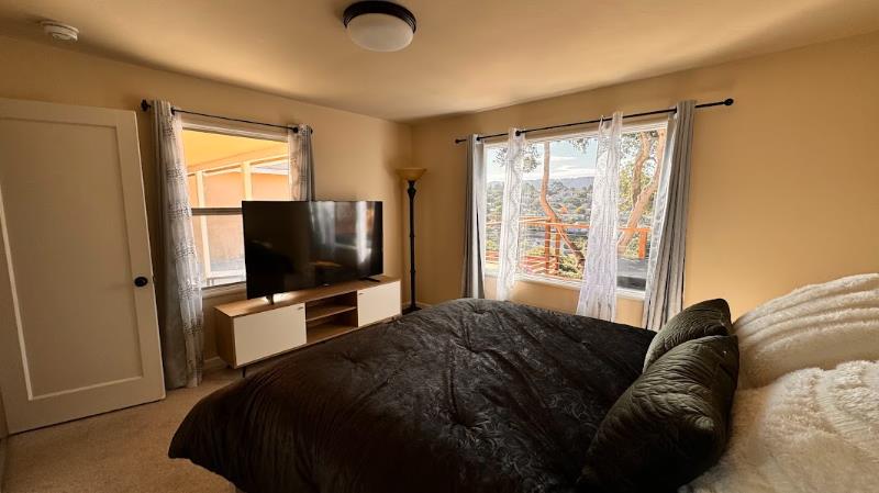 Detail Gallery Image 12 of 19 For 950 Portola Dr, Monterey,  CA 93940 - 3 Beds | 2 Baths
