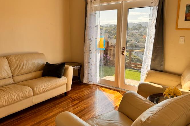 Detail Gallery Image 14 of 19 For 950 Portola Dr, Monterey,  CA 93940 - 3 Beds | 2 Baths