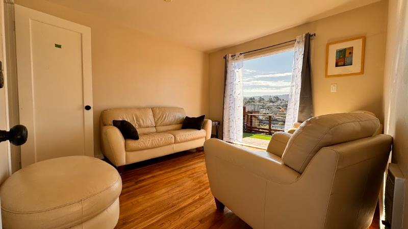 Detail Gallery Image 15 of 19 For 950 Portola Dr, Monterey,  CA 93940 - 3 Beds | 2 Baths