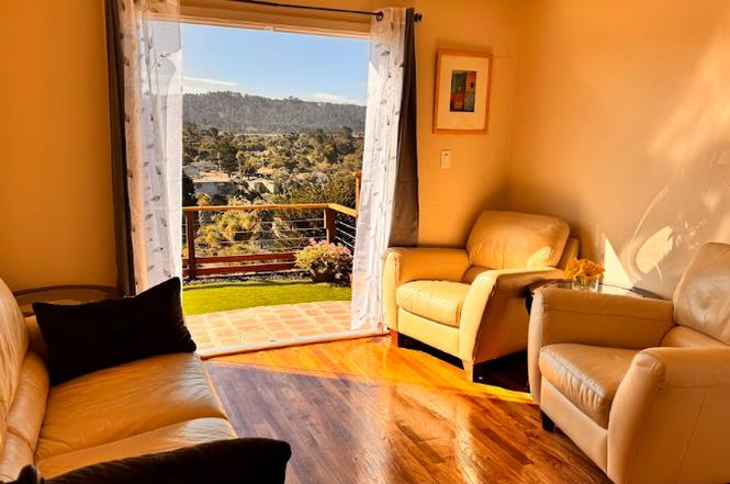 Detail Gallery Image 16 of 19 For 950 Portola Dr, Monterey,  CA 93940 - 3 Beds | 2 Baths