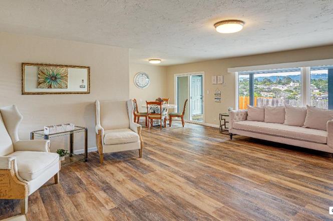 Detail Gallery Image 2 of 19 For 950 Portola Dr, Monterey,  CA 93940 - 3 Beds | 2 Baths