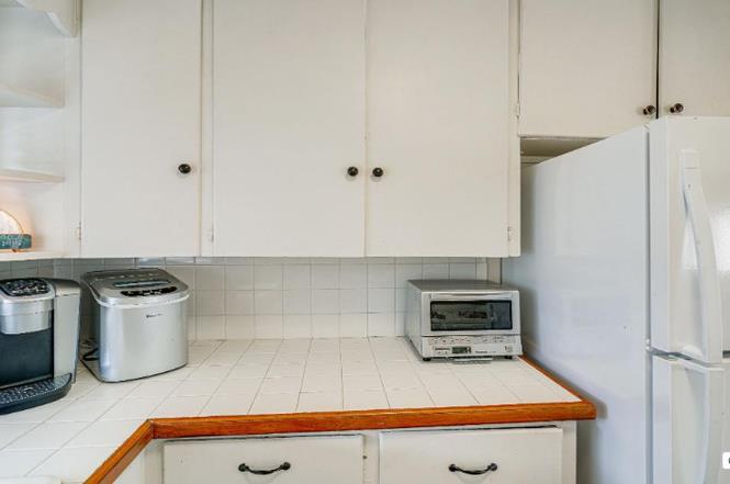 Detail Gallery Image 6 of 19 For 950 Portola Dr, Monterey,  CA 93940 - 3 Beds | 2 Baths