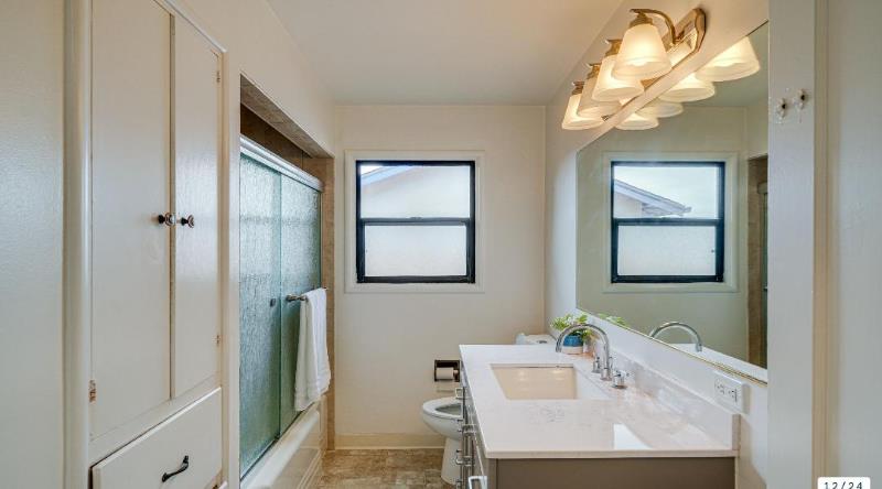 Detail Gallery Image 9 of 19 For 950 Portola Dr, Monterey,  CA 93940 - 3 Beds | 2 Baths