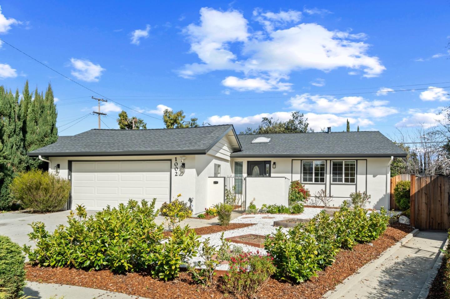 Detail Gallery Image 2 of 45 For 1002 Oaktree Dr, San Jose,  CA 95129 - 3 Beds | 2 Baths