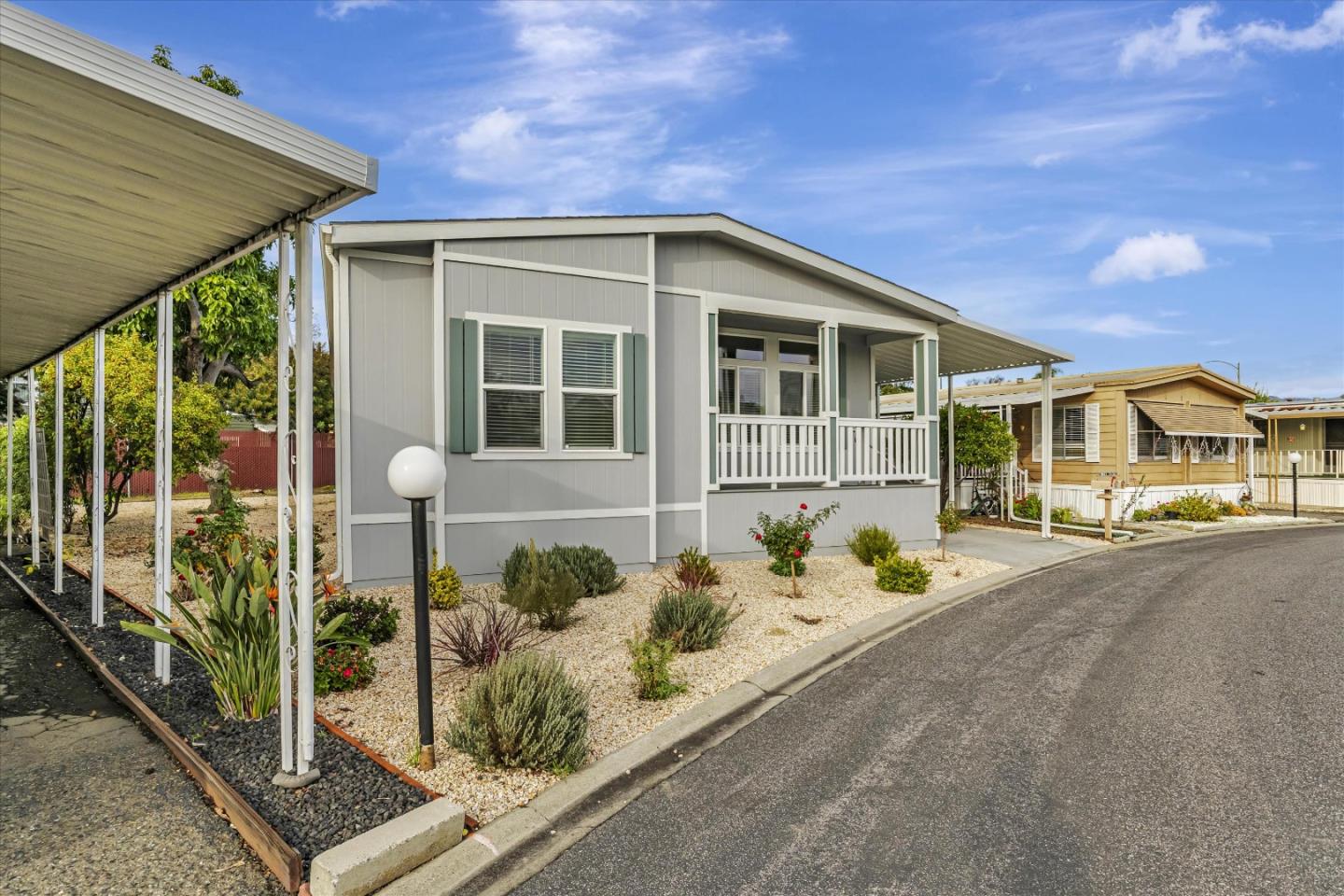 Detail Gallery Image 2 of 26 For 5450 Monterey Rd #176,  San Jose,  CA 95111 - 3 Beds | 2 Baths
