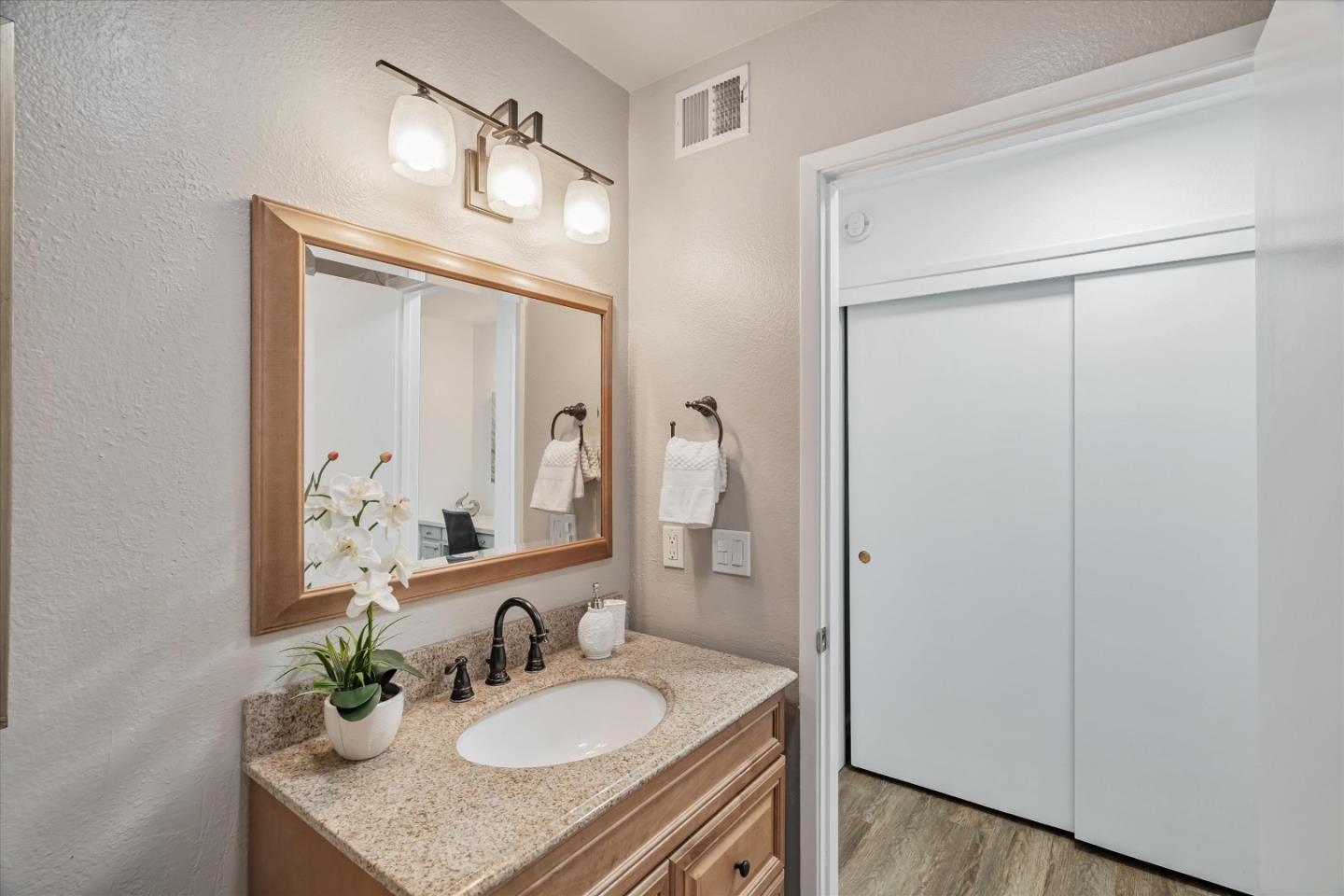 Detail Gallery Image 20 of 41 For 5523 Cribari Cir, San Jose,  CA 95135 - 2 Beds | 2 Baths