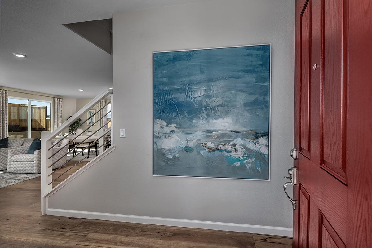Detail Gallery Image 2 of 11 For 2201 Daisy Dr, Hollister,  CA 95023 - 3 Beds | 2/1 Baths