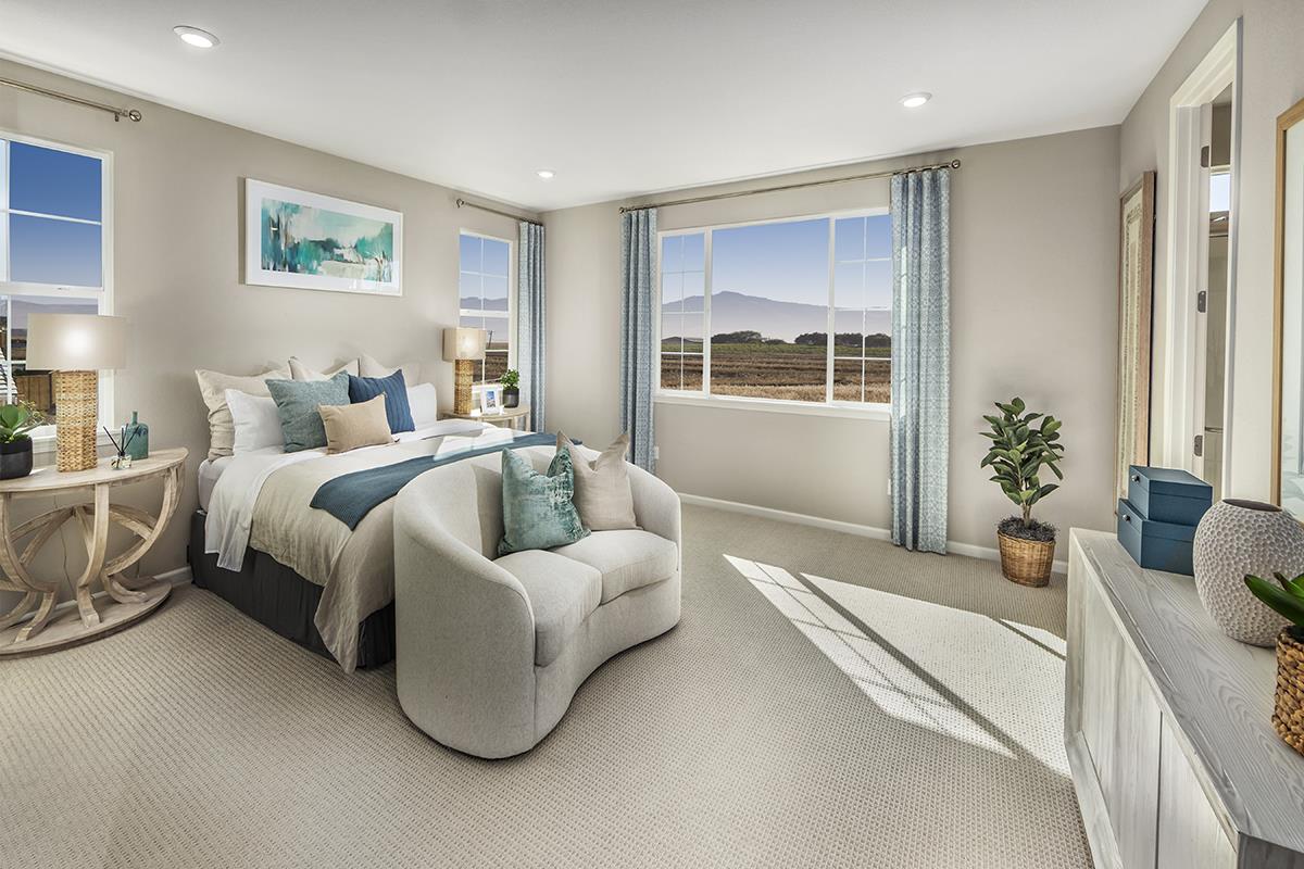 Detail Gallery Image 8 of 11 For 2201 Daisy Dr, Hollister,  CA 95023 - 3 Beds | 2/1 Baths