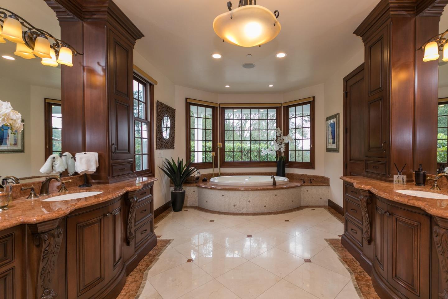 Detail Gallery Image 22 of 113 For 23020 Old Santa Cruz Hwy, Los Gatos,  CA 95033 - 5 Beds | 5/1 Baths