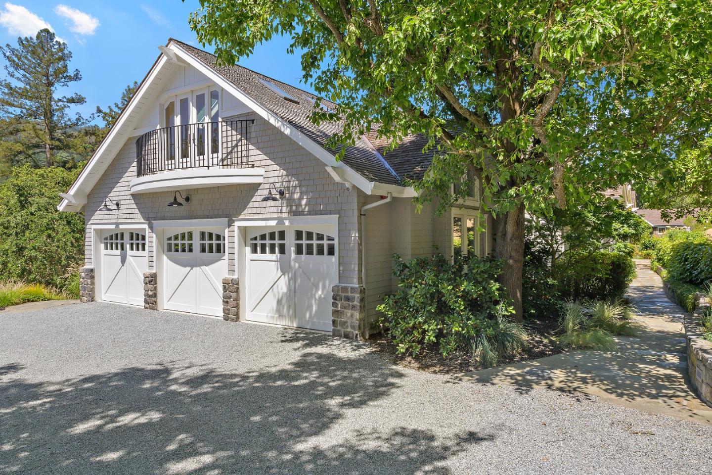 Detail Gallery Image 2 of 86 For 3 Vintage Ct, Woodside,  CA 94062 - 5 Beds | 5/1 Baths