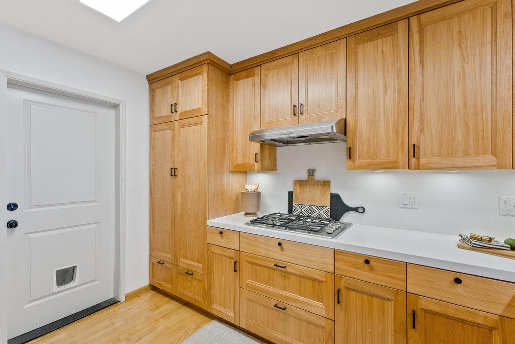 Detail Gallery Image 11 of 33 For 6104 Jason Ct, Aptos,  CA 95003 - 4 Beds | 2/1 Baths