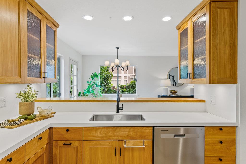 Detail Gallery Image 9 of 33 For 6104 Jason Ct, Aptos,  CA 95003 - 4 Beds | 2/1 Baths