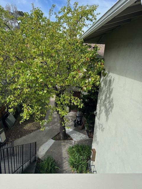 Detail Gallery Image 8 of 17 For 263 Monroe St #D,  Monterey,  CA 93940 - 1 Beds | 1 Baths