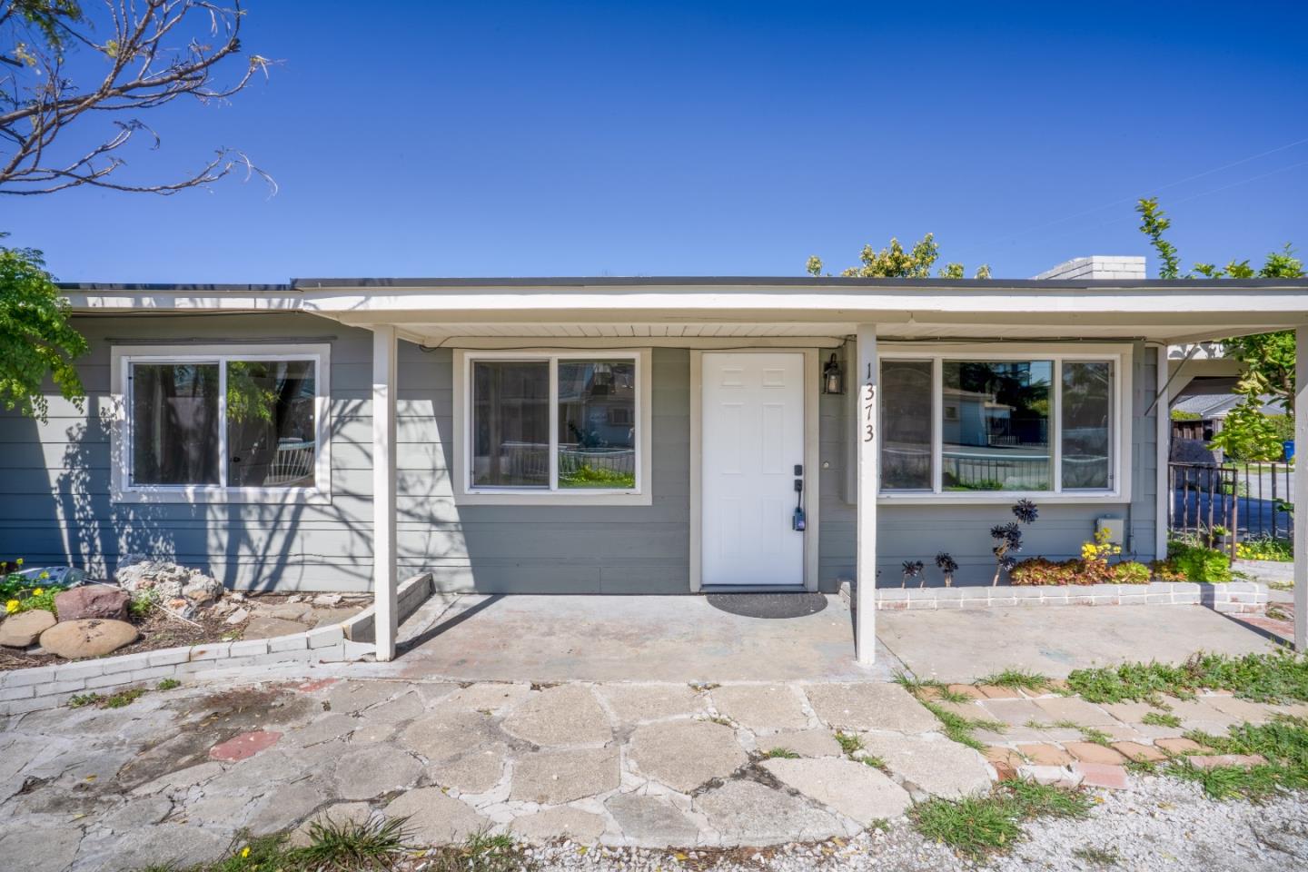 Detail Gallery Image 2 of 31 For 1373 Olympia Ave, Campbell,  CA 95008 - 3 Beds | 1 Baths