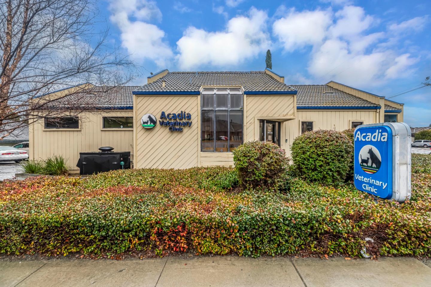 Detail Gallery Image 1 of 50 For 10012 N Foothill Blvd, Cupertino,  CA 95014 - – Beds | – Baths