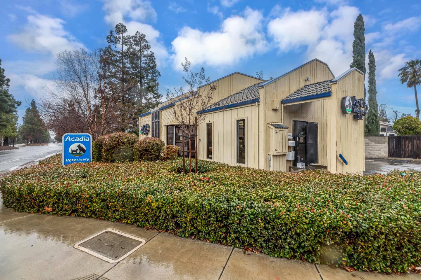 Detail Gallery Image 3 of 50 For 10012 N Foothill Blvd, Cupertino,  CA 95014 - – Beds | – Baths