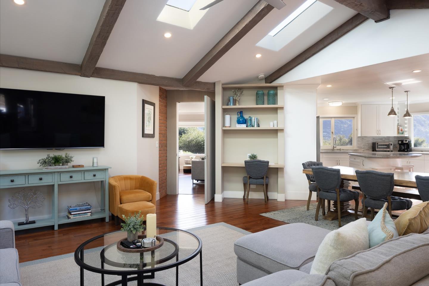Detail Gallery Image 10 of 32 For 167 El Caminito Rd, Carmel Valley,  CA 93924 - 4 Beds | 4 Baths