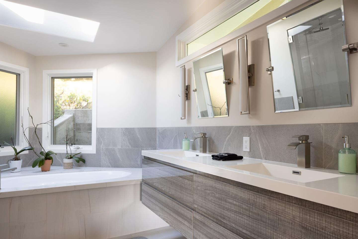 Detail Gallery Image 13 of 32 For 167 El Caminito Rd, Carmel Valley,  CA 93924 - 4 Beds | 4 Baths