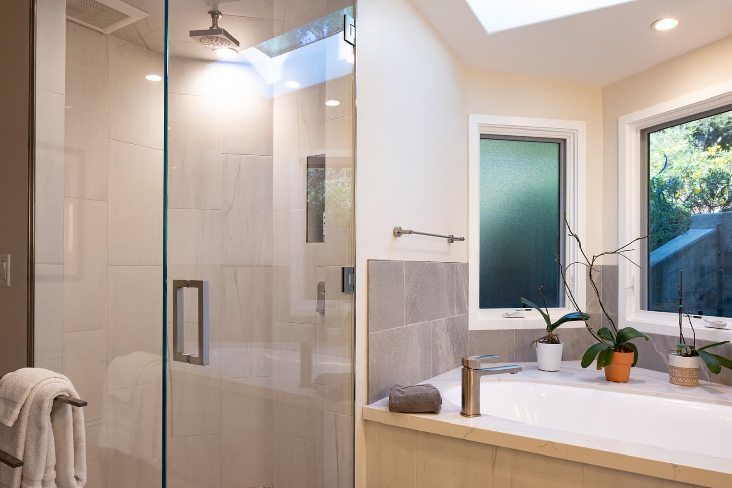Detail Gallery Image 14 of 32 For 167 El Caminito Rd, Carmel Valley,  CA 93924 - 4 Beds | 4 Baths