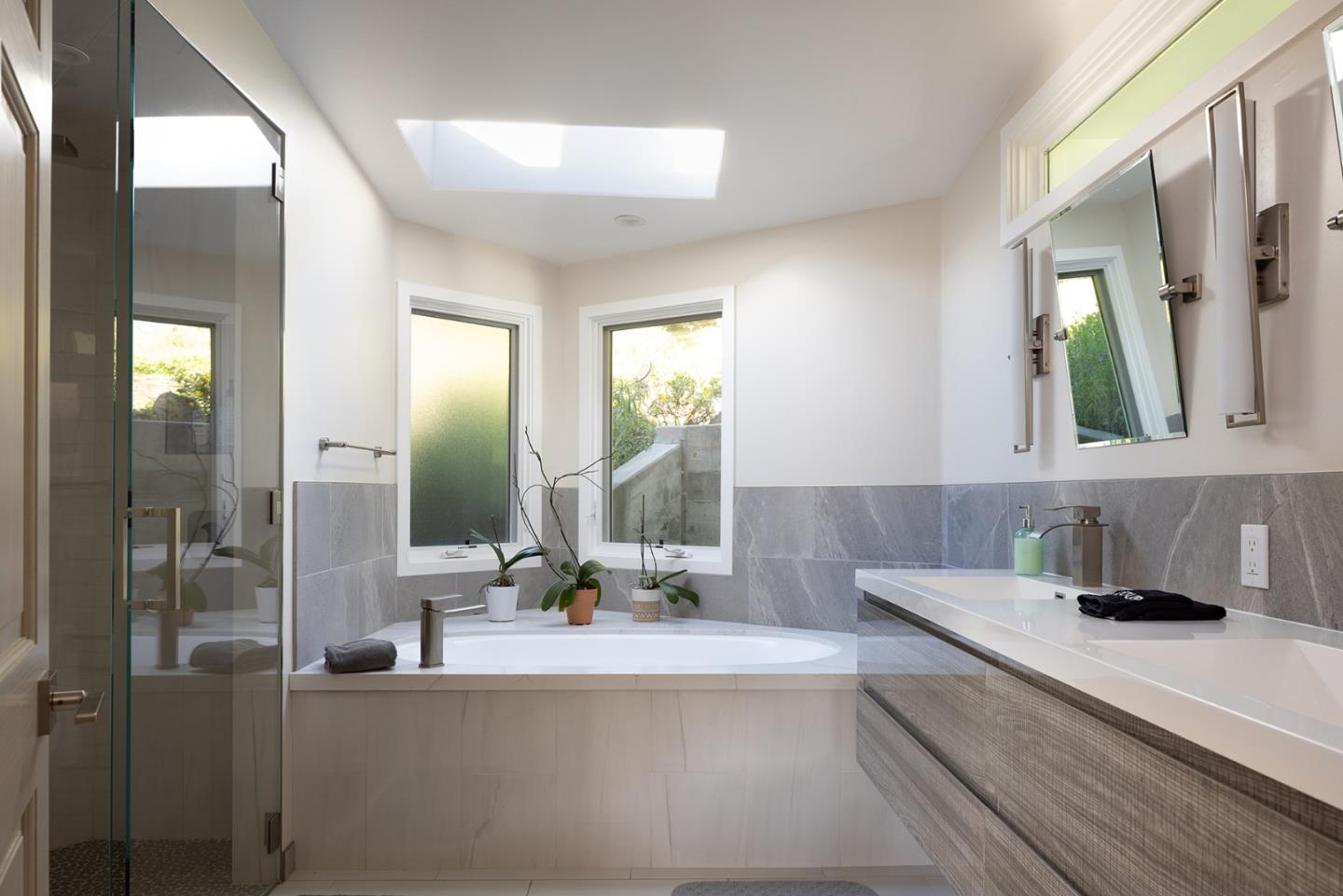 Detail Gallery Image 15 of 32 For 167 El Caminito Rd, Carmel Valley,  CA 93924 - 4 Beds | 4 Baths