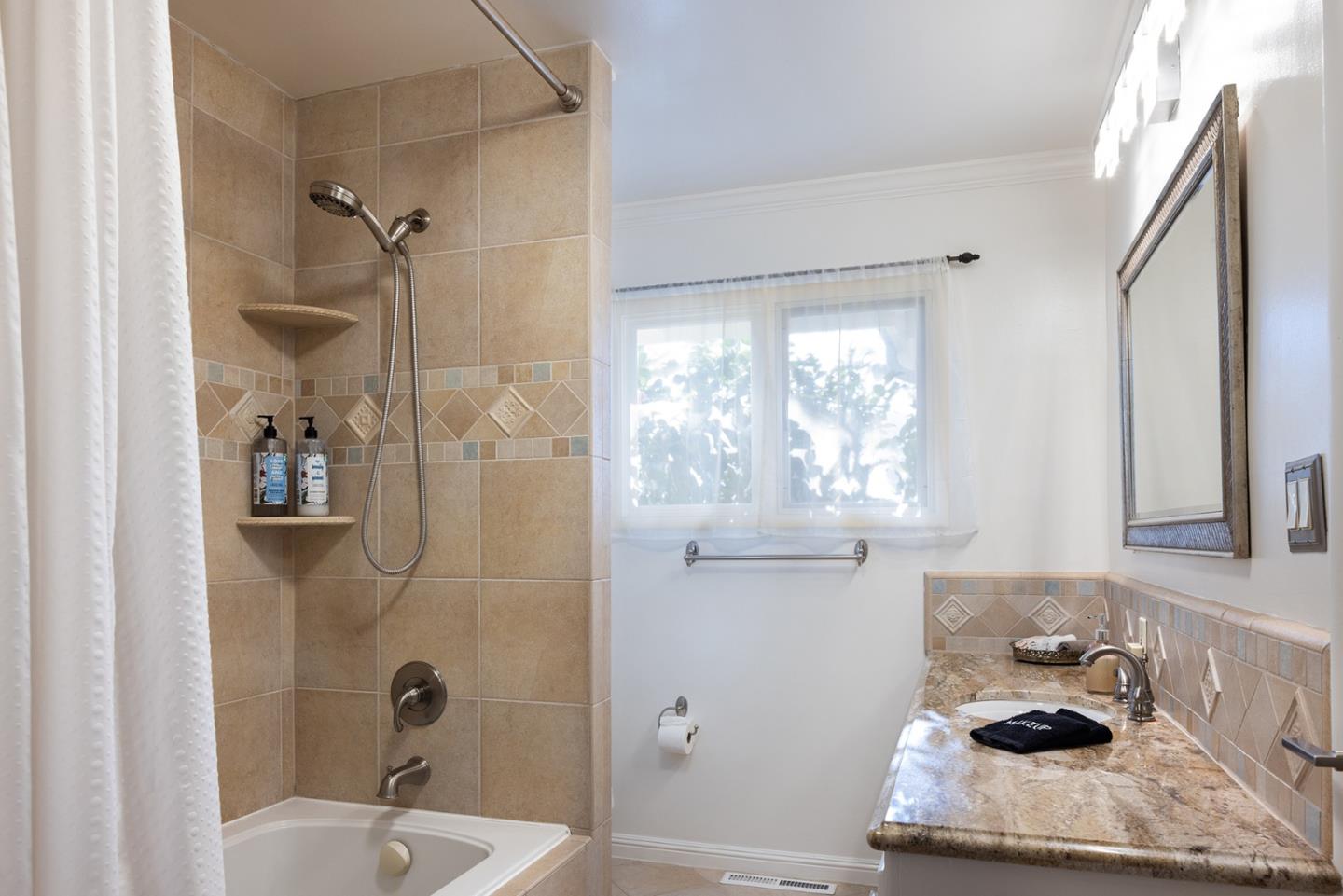 Detail Gallery Image 18 of 32 For 167 El Caminito Rd, Carmel Valley,  CA 93924 - 4 Beds | 4 Baths