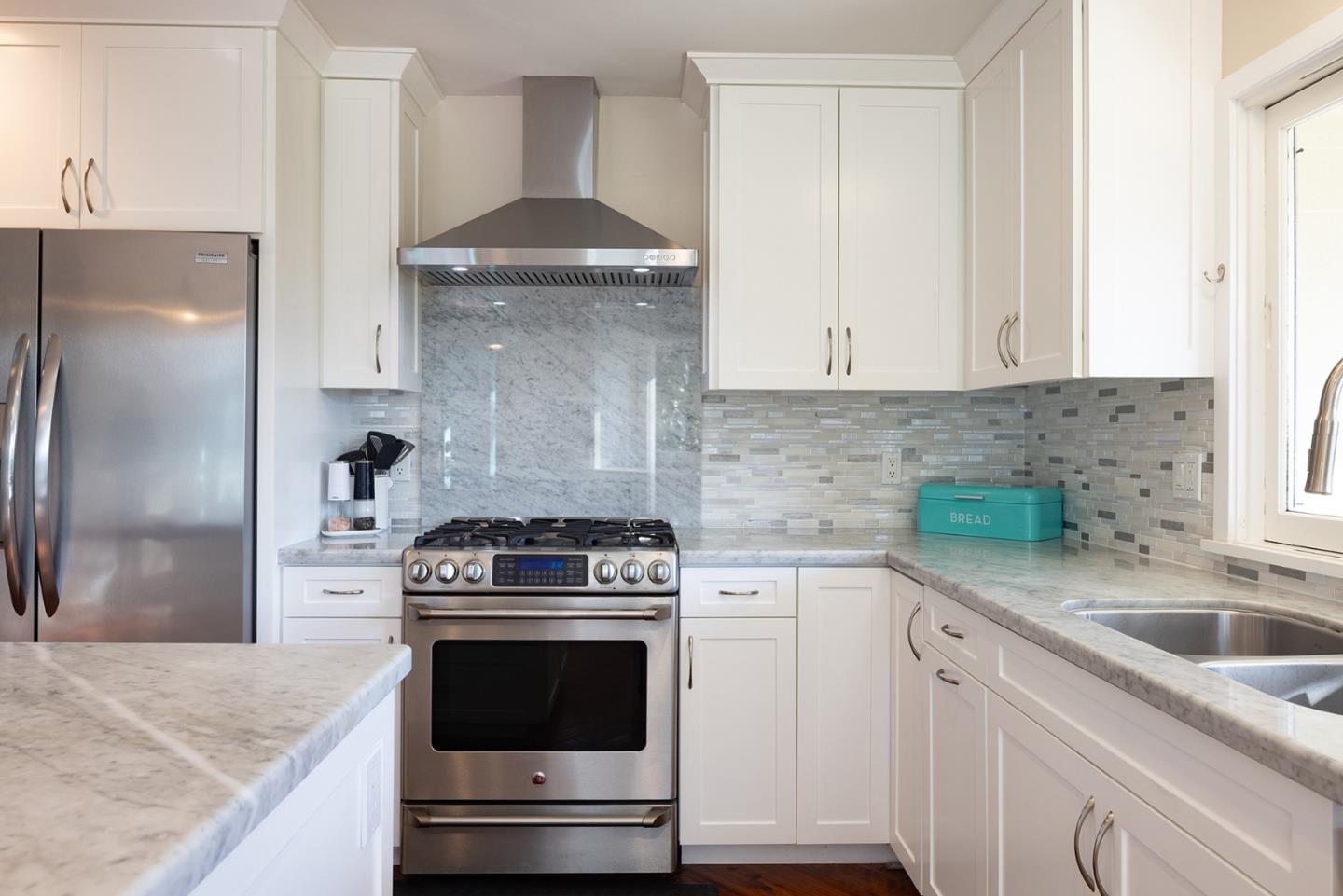 Detail Gallery Image 9 of 32 For 167 El Caminito Rd, Carmel Valley,  CA 93924 - 4 Beds | 4 Baths