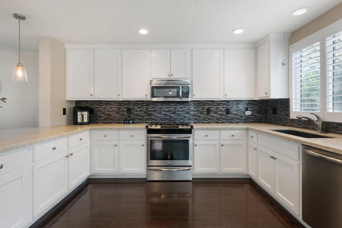 Detail Gallery Image 11 of 48 For 920 Dolores Ct, Tracy,  CA 95376 - 3 Beds | 2/1 Baths