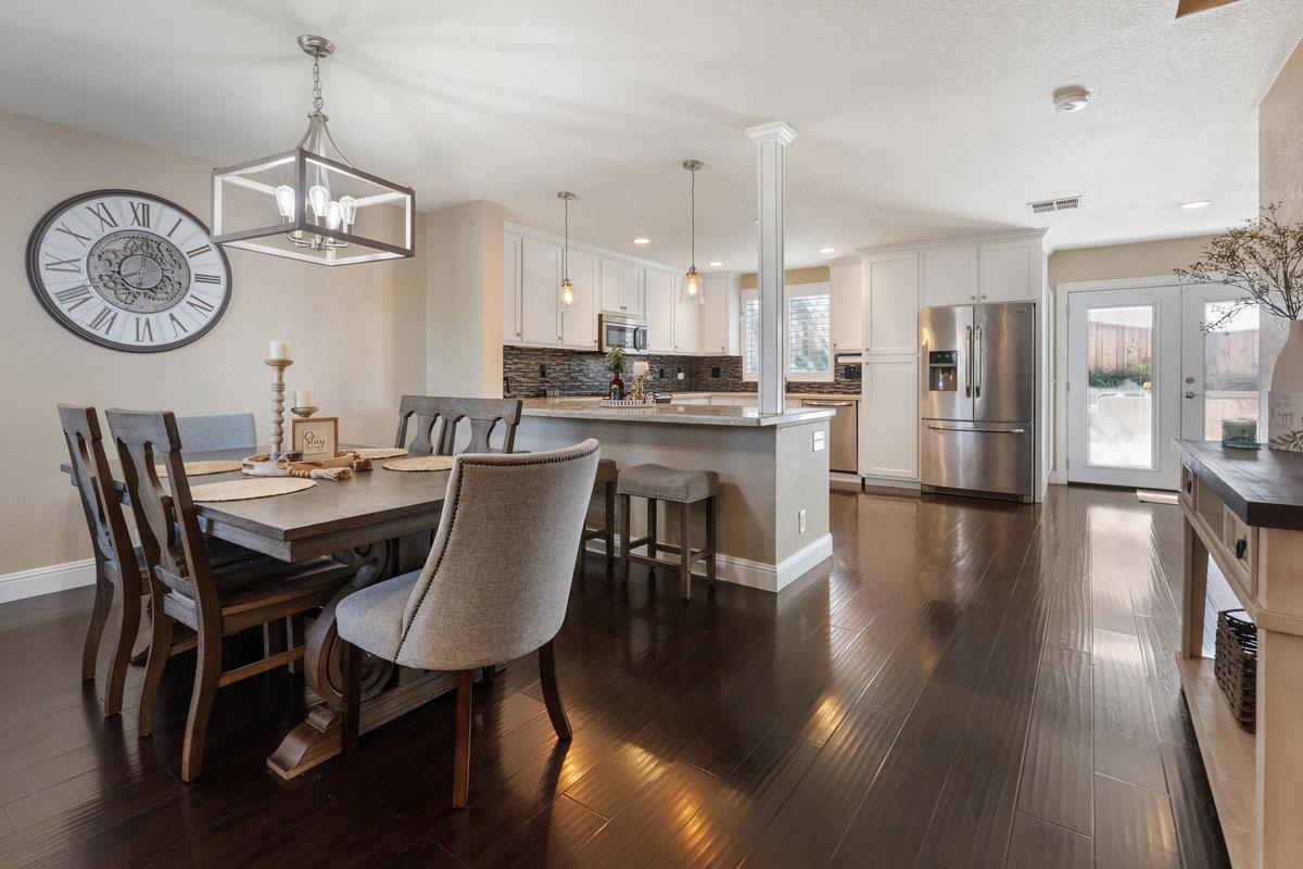 Detail Gallery Image 4 of 48 For 920 Dolores Ct, Tracy,  CA 95376 - 3 Beds | 2/1 Baths