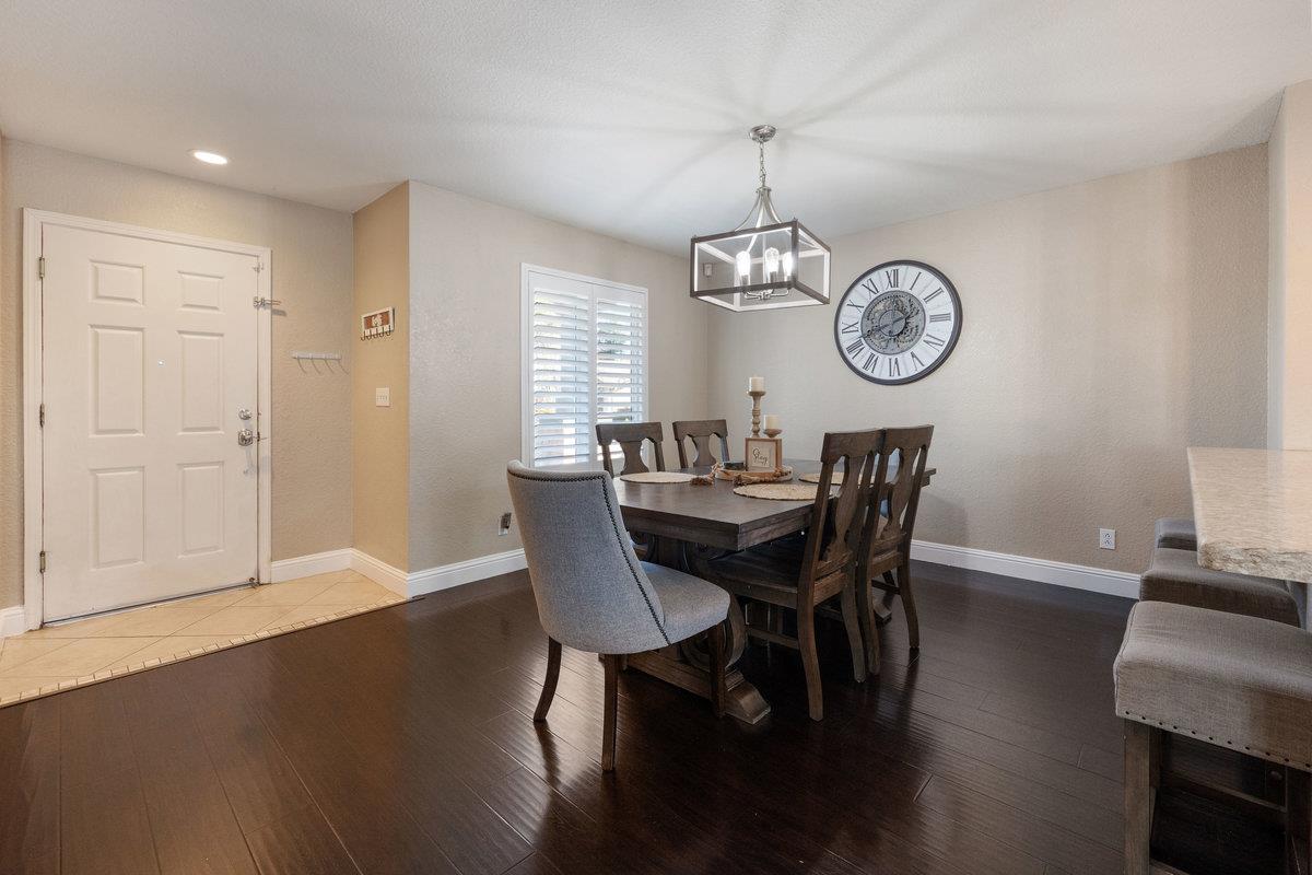 Detail Gallery Image 5 of 48 For 920 Dolores Ct, Tracy,  CA 95376 - 3 Beds | 2/1 Baths