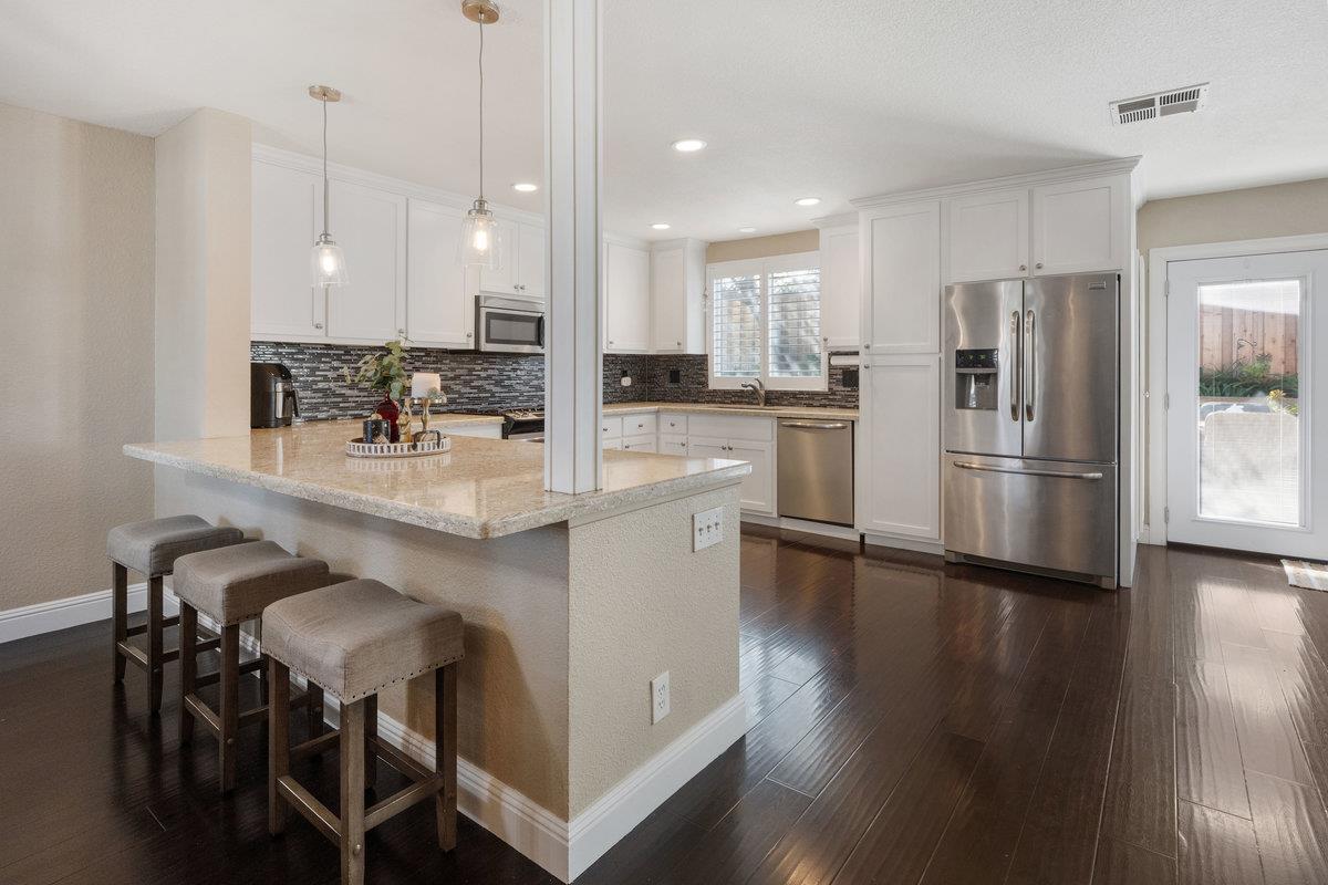 Detail Gallery Image 6 of 48 For 920 Dolores Ct, Tracy,  CA 95376 - 3 Beds | 2/1 Baths