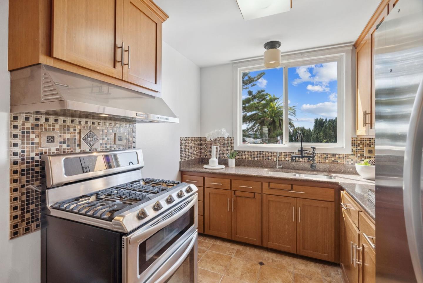 Detail Gallery Image 12 of 32 For 518 Price St, Daly City,  CA 94014 - 3 Beds | 2 Baths