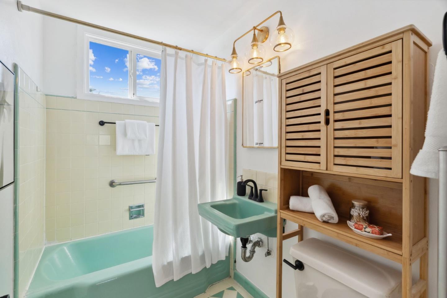 Detail Gallery Image 17 of 32 For 518 Price St, Daly City,  CA 94014 - 3 Beds | 2 Baths