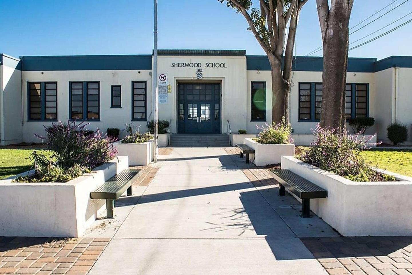 Detail Gallery Image 6 of 9 For 75 S Madeira Ave, Salinas,  CA 93905 - – Beds | – Baths