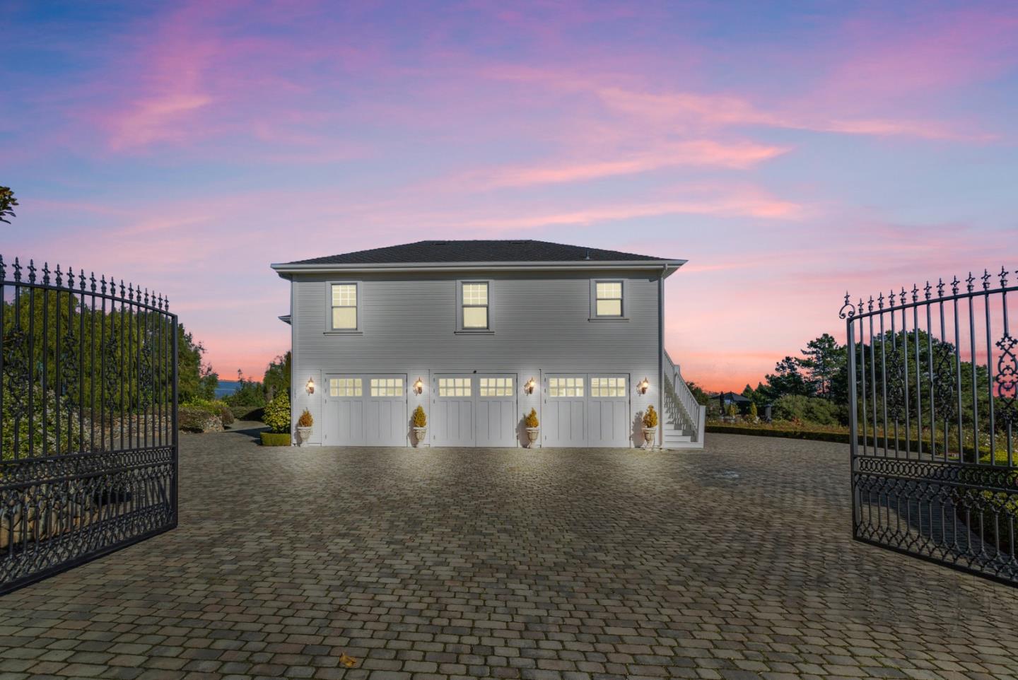 Detail Gallery Image 11 of 97 For 155 Scarlet Ct, Watsonville,  CA 95076 - 3 Beds | 3/1 Baths