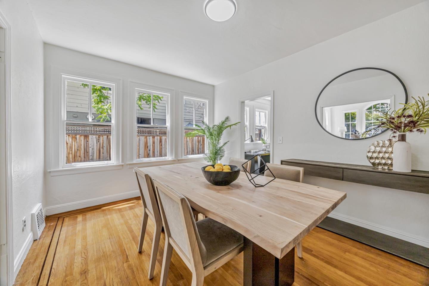 Detail Gallery Image 12 of 34 For 470 Matadero Ave, Palo Alto,  CA 94306 - 2 Beds | 1 Baths