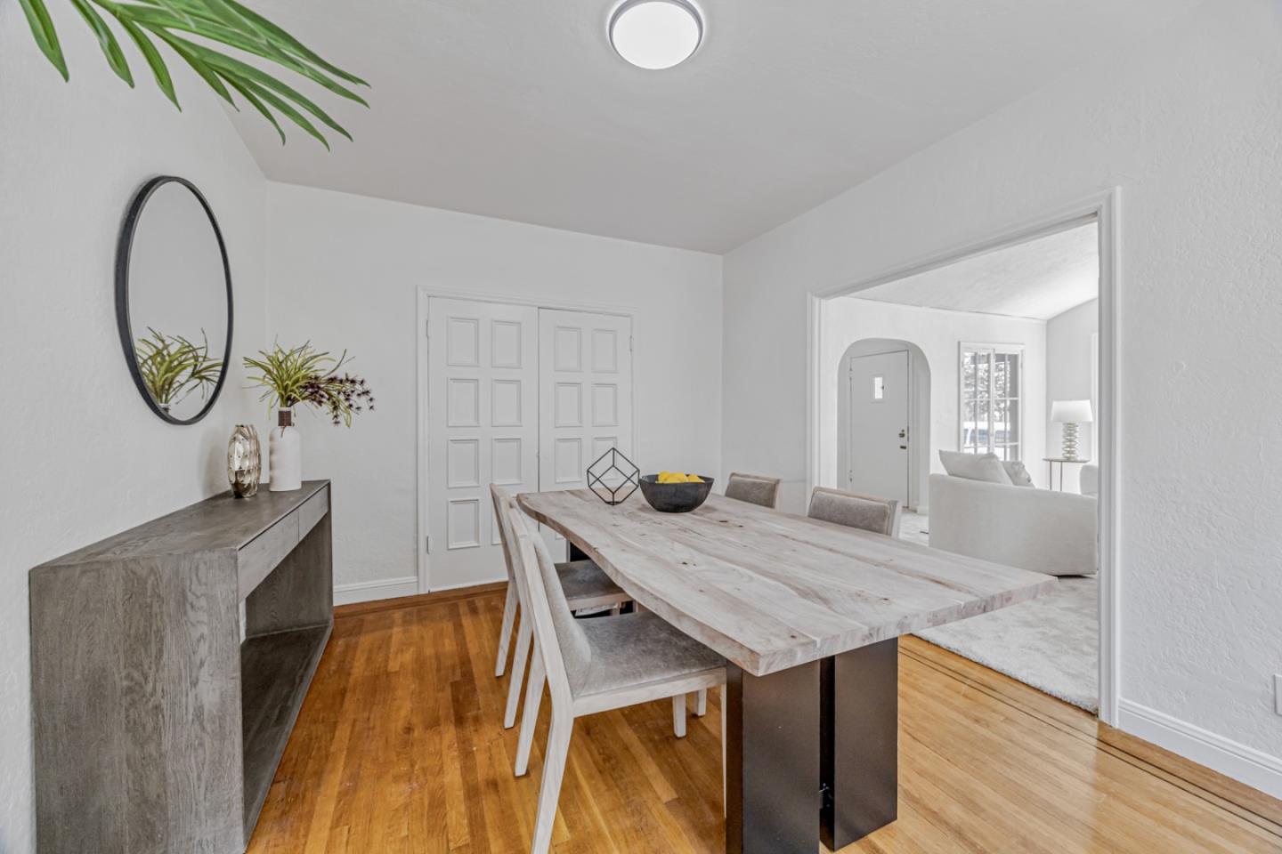 Detail Gallery Image 13 of 34 For 470 Matadero Ave, Palo Alto,  CA 94306 - 2 Beds | 1 Baths