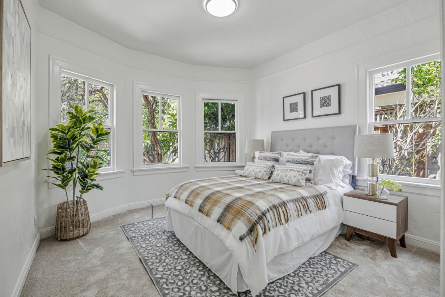Detail Gallery Image 16 of 34 For 470 Matadero Ave, Palo Alto,  CA 94306 - 2 Beds | 1 Baths