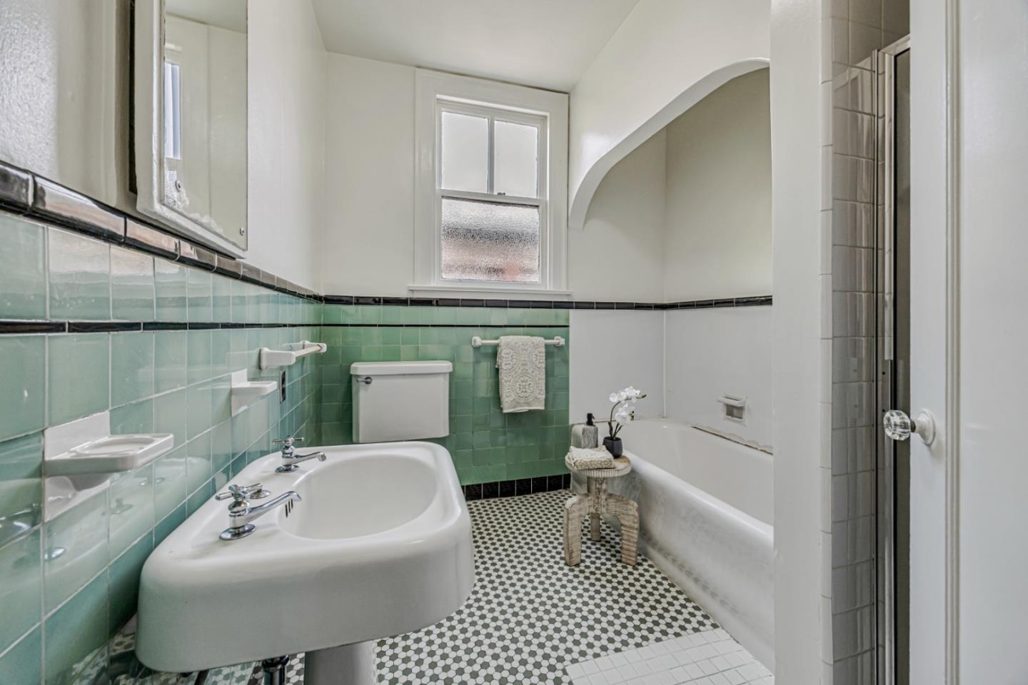 Detail Gallery Image 19 of 34 For 470 Matadero Ave, Palo Alto,  CA 94306 - 2 Beds | 1 Baths