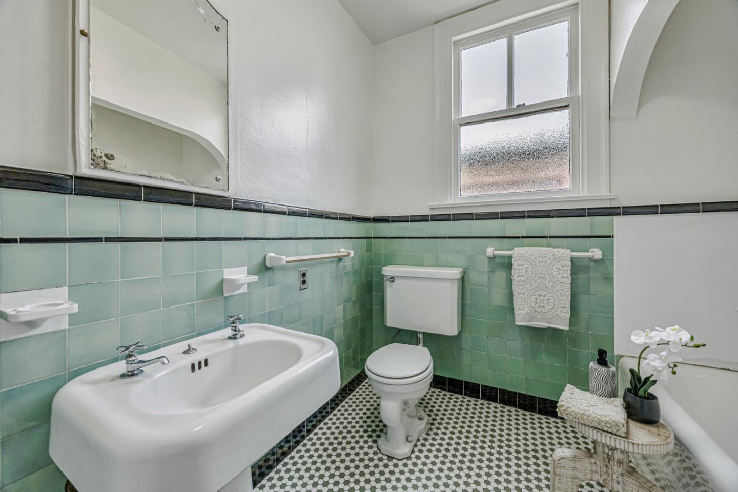 Detail Gallery Image 20 of 34 For 470 Matadero Ave, Palo Alto,  CA 94306 - 2 Beds | 1 Baths
