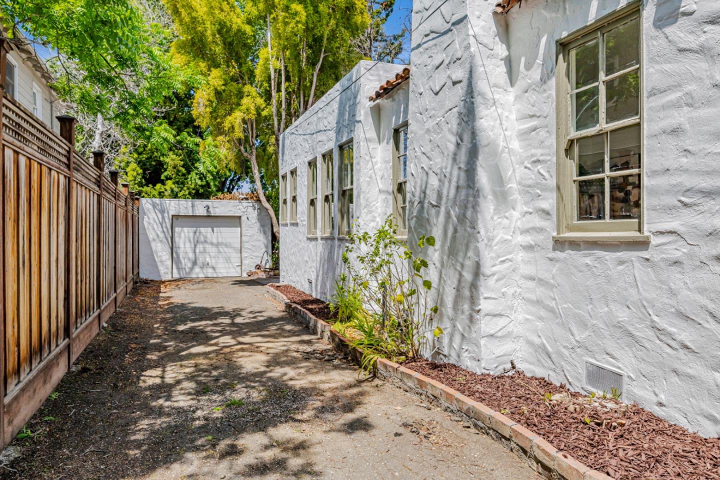Detail Gallery Image 33 of 34 For 470 Matadero Ave, Palo Alto,  CA 94306 - 2 Beds | 1 Baths