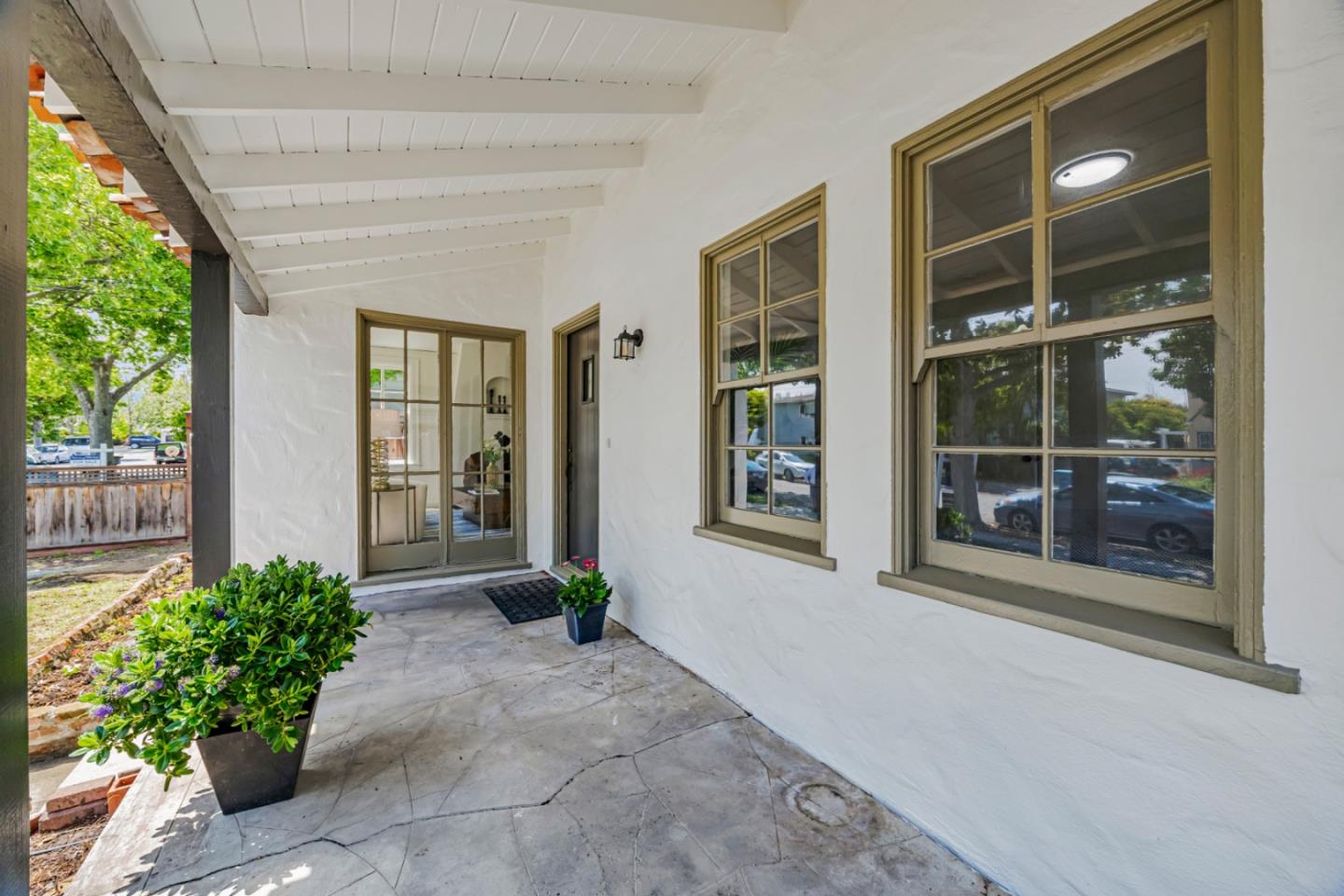 Detail Gallery Image 4 of 34 For 470 Matadero Ave, Palo Alto,  CA 94306 - 2 Beds | 1 Baths