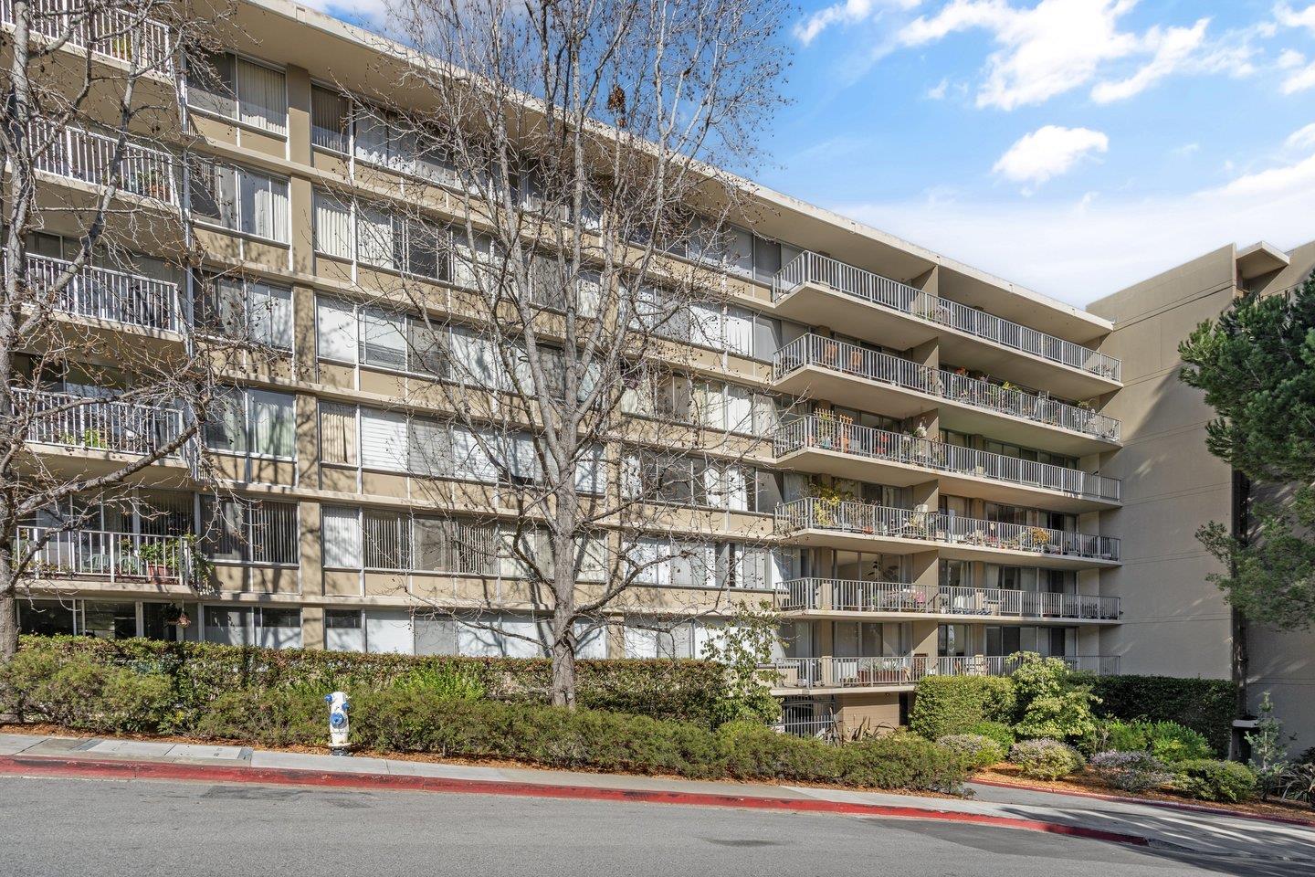 Detail Gallery Image 2 of 14 For 400 Davey Glen Rd #4621,  Belmont,  CA 94002 - 1 Beds | 1 Baths
