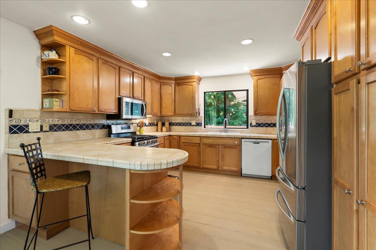 Detail Gallery Image 11 of 40 For 17615 Mountain Charlie Rd, Los Gatos,  CA 95033 - 5 Beds | 2 Baths