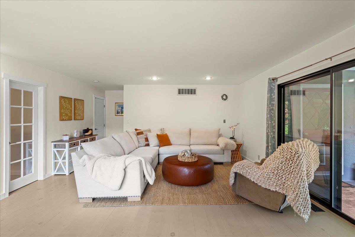 Detail Gallery Image 8 of 40 For 17615 Mountain Charlie Rd, Los Gatos,  CA 95033 - 5 Beds | 2 Baths