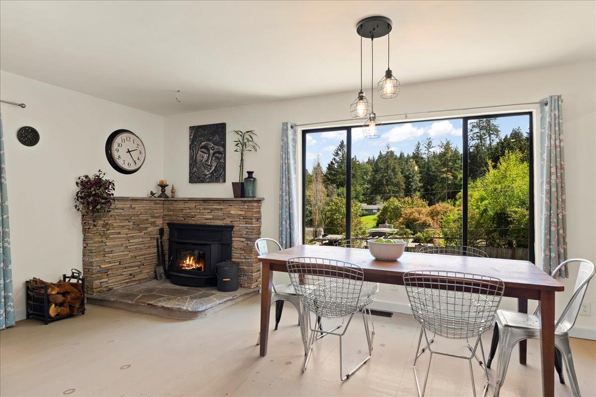 Detail Gallery Image 9 of 40 For 17615 Mountain Charlie Rd, Los Gatos,  CA 95033 - 5 Beds | 2 Baths