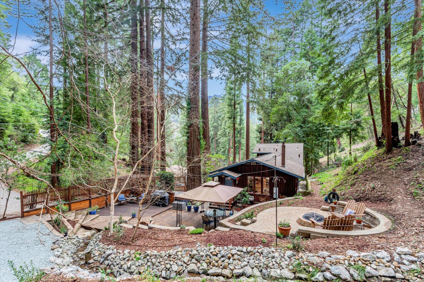 Detail Gallery Image 2 of 32 For 325 Ridge Dr, Boulder Creek,  CA 95006 - 3 Beds | 2 Baths